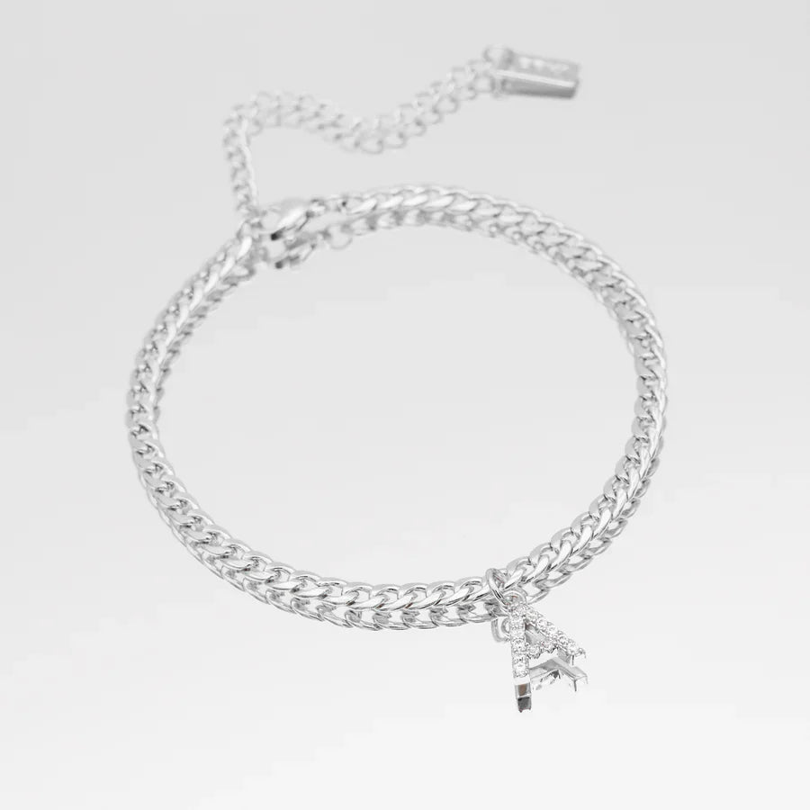 Anklet-armband - elegante kette mit initialen-anhänger für damen