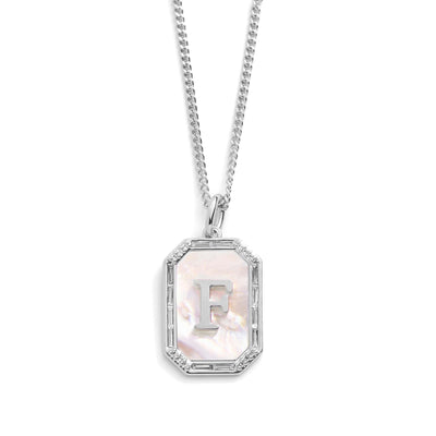 Goldene initialen anhänger kette - elegantes accessoire für frauen