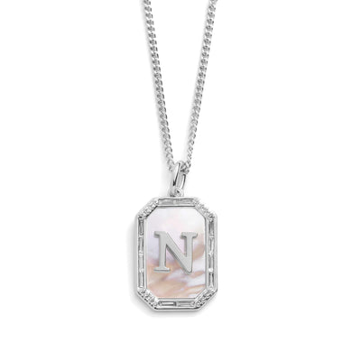 Goldene initialen anhänger kette - elegantes accessoire für frauen