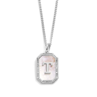 Goldene initialen anhänger kette - elegantes accessoire für frauen